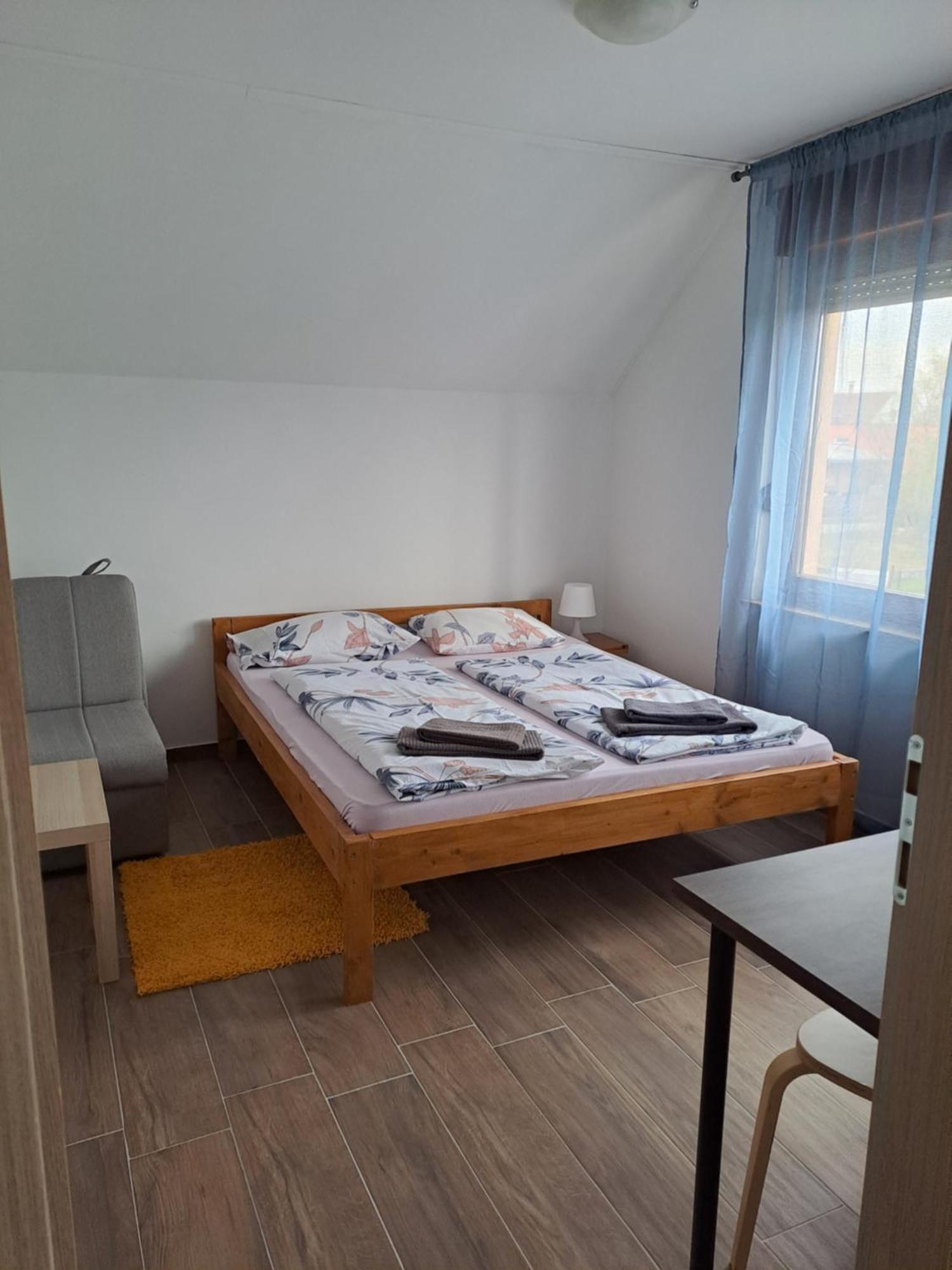 Sara1 Apartment Slavonski Brod Exterior foto