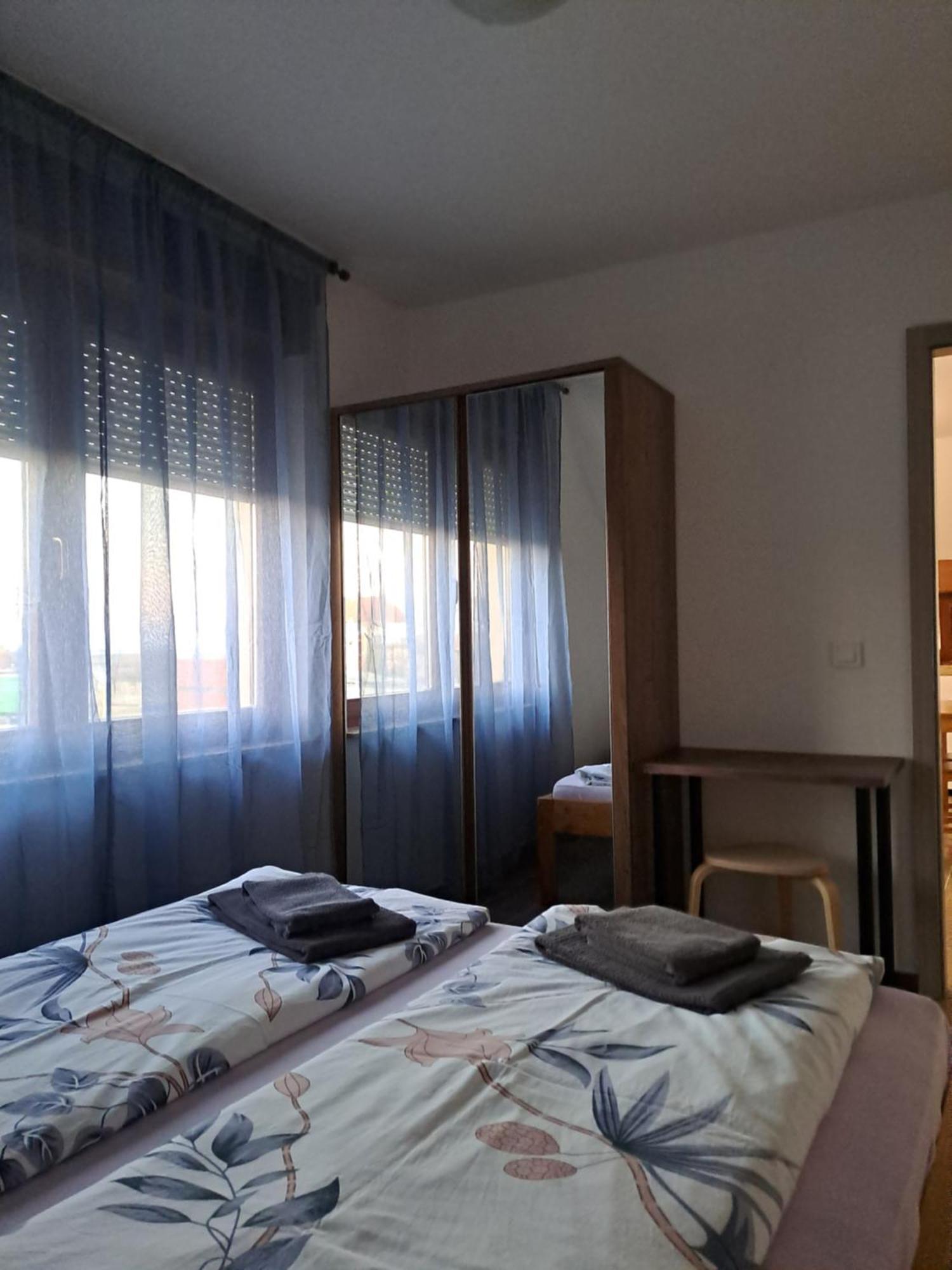 Sara1 Apartment Slavonski Brod Exterior foto